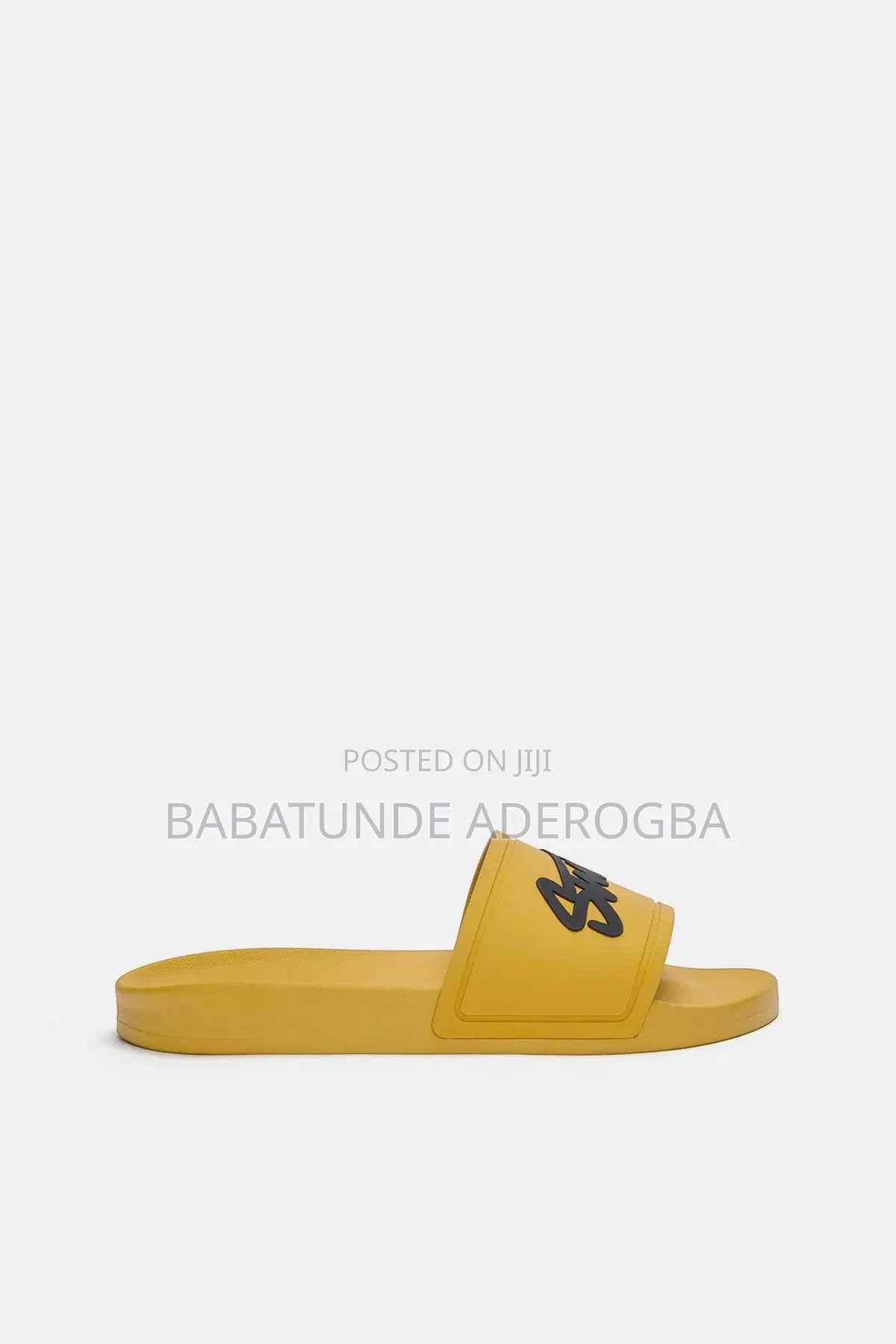 Pull Bear STWD Sliders in Yellow