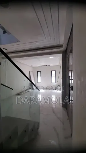 4bdrm Townhouse/Terrace in Opebi for sale