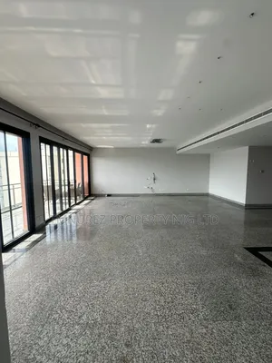 4bdrm Penthouse in Banana Island for rent