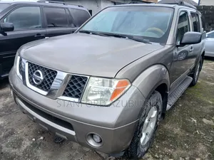 Nissan Pathfinder 2006 Brown