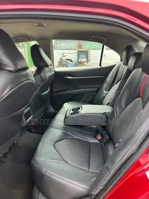 Toyota Camry LE FWD (2.5L 4cyl 8AM) 2018 Red