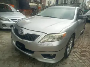 Toyota Camry 2011 Silver