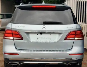 Mercedes-Benz GLE-Class GLE 550 4MATIC 2017 Blue