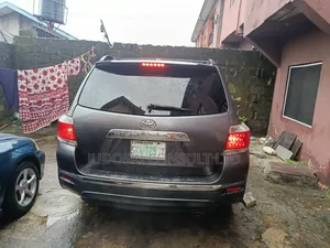 Toyota Highlander 2013 Brown