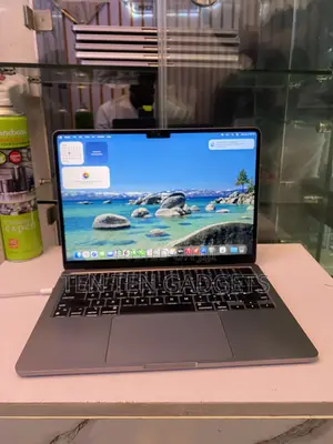 Laptop Apple MacBook Air 2022 M2 16GB Apple M2 SSD 1T