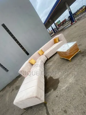 Brand New Full Padded Luxury Curved Section Sofa With Pillows,Table