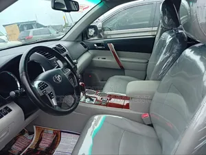 Toyota Highlander 2012 Black
