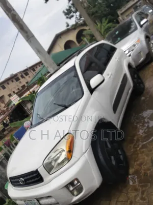 Toyota RAV4 Automatic 2003 White
