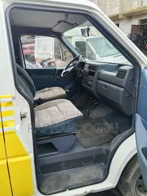 Volkswagen Transporter 2000 White