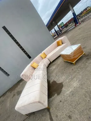 Luxury Curved Big L Shape Sturdy Section Sofa With Pillows and Table
