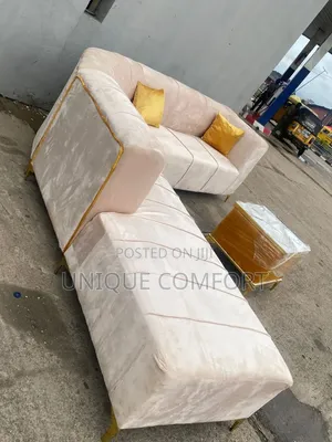Luxury Curved Big L Shape Sturdy Section Sofa With Pillows and Table