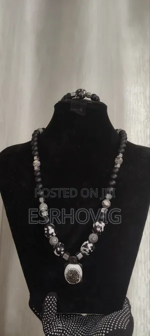 Luxury Stone Details Beads Necklace