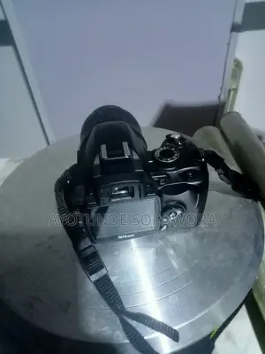 Barely Used Nikon D60 DSLR 18-55mm Lens