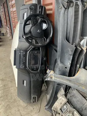 Maserati Dashboard (Steering Wheel, Radio)