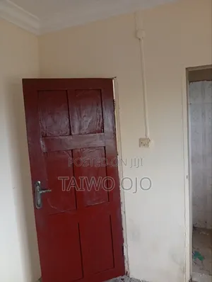 2bdrm Mansion in Fairmount Estate, Alagbado for rent