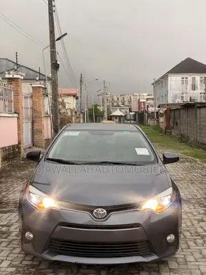 Toyota Corolla LE Premium 4dr Sedan (1.8L 4cyl CVT) 2015 Gray