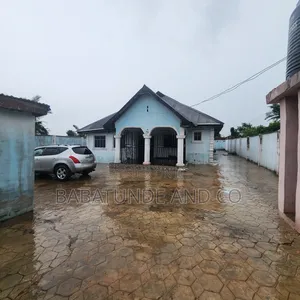 2bdrm Block of Flats in Akinyele for sale
