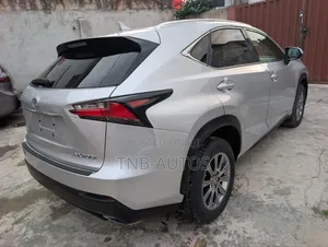 Lexus NX 2017 Silver