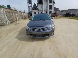 Toyota Corolla 2011 Gray