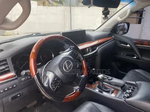 Lexus LX 2017 Black