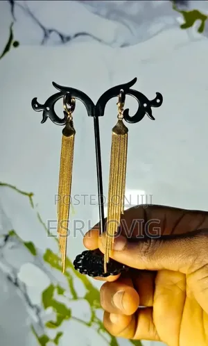 Most Elegant Dangling Drop Non Tarnish Gold Earring