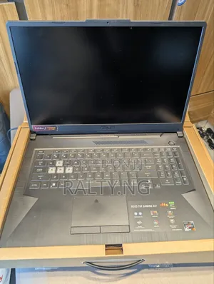 Laptop Asus TUF Gaming A17 8GB AMD Ryzen 7 SSD 512GB