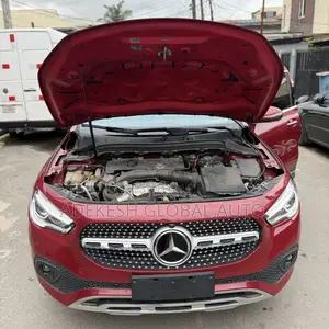 Mercedes-Benz GLA 250 2021 Red