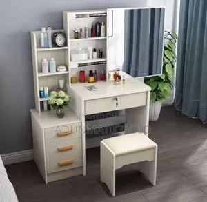 Dressing Set With Chair and Mirror