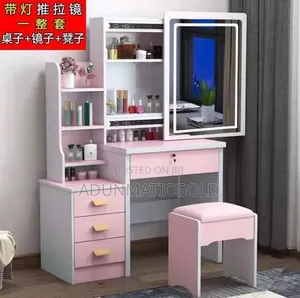 Dressing Set With Chair and Mirror
