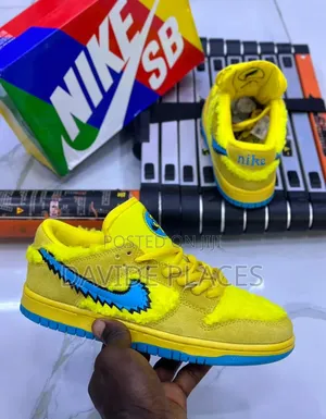 Quality Original Nike Sb Dunk Low Yellow Bear Unisex Sneakers