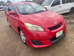 Toyota Matrix Hatchback FWD (1.8L 4cyl 5M) 2008 Red