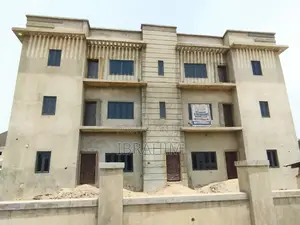 3bdrm Block of Flats in Mabushi for sale