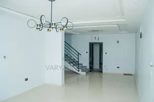 Newly Built 5 Bedroom Terraced Dublex
