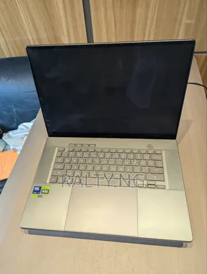 Laptop Asus ROG Zephyrus G16 16GB Intel Core Ultra 9 SSD 1T