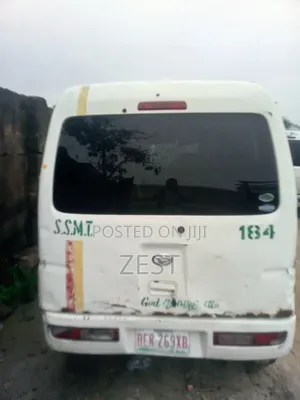 Bus 2012 Black