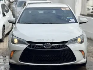 Toyota Camry SE 4dr Sedan (2.5L 4cyl 6A) 2015 White