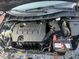 Toyota Corolla LE 4dr Sedan (1.8L 4cyl 4A) 2012 Gray