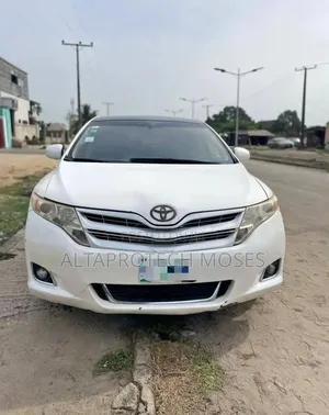 Toyota Venza 2010 White