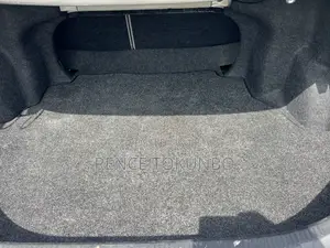 Toyota Camry LE 4dr Sedan (2.5L 4cyl 6A) 2011 Silver