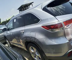 Toyota Highlander Limited 4dr SUV AWD (3.5L 6cyl 6A) 2015 Silver
