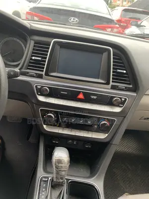 Hyundai Sonata SE 2019 Red