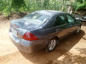 Honda Accord 2005 Gray