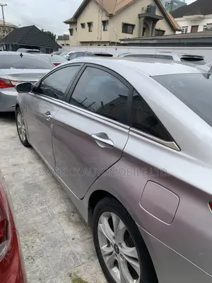 Hyundai Sonata GLS Sedan FWD (2.4L 4cyl 5A) 2010 Gray