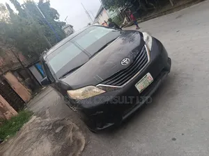 Toyota Sienna 2013 Black