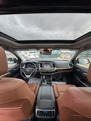 Toyota Highlander Limited 4x2 V6 (3.5L 6cyl 8A) 2017 White