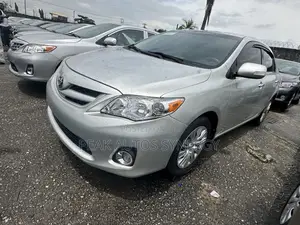 Toyota Corolla LE 4dr Sedan (1.8L 4cyl 4A) 2013 Silver