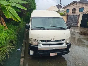 Toyota HiAce 2015 White