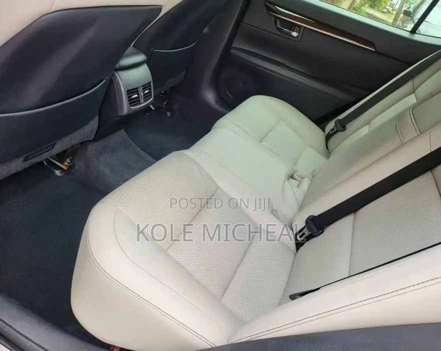 Lexus ES 2013 Red