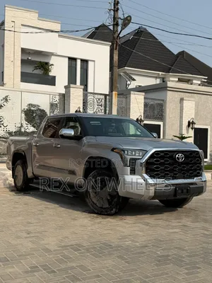 Toyota Tundra 2024 Gold