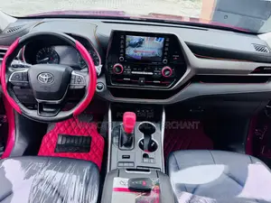 Toyota Highlander XLE 2021 Red